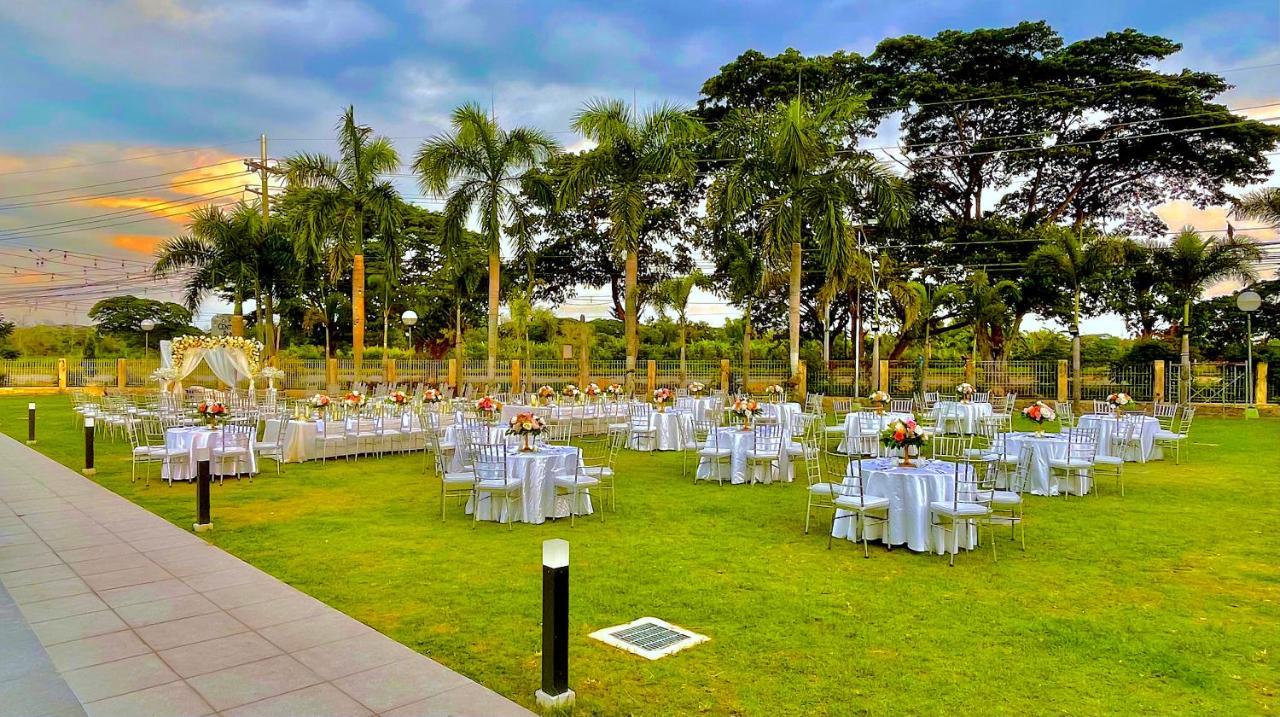 Luisita Central Park Hotel Tarlac City Dış mekan fotoğraf