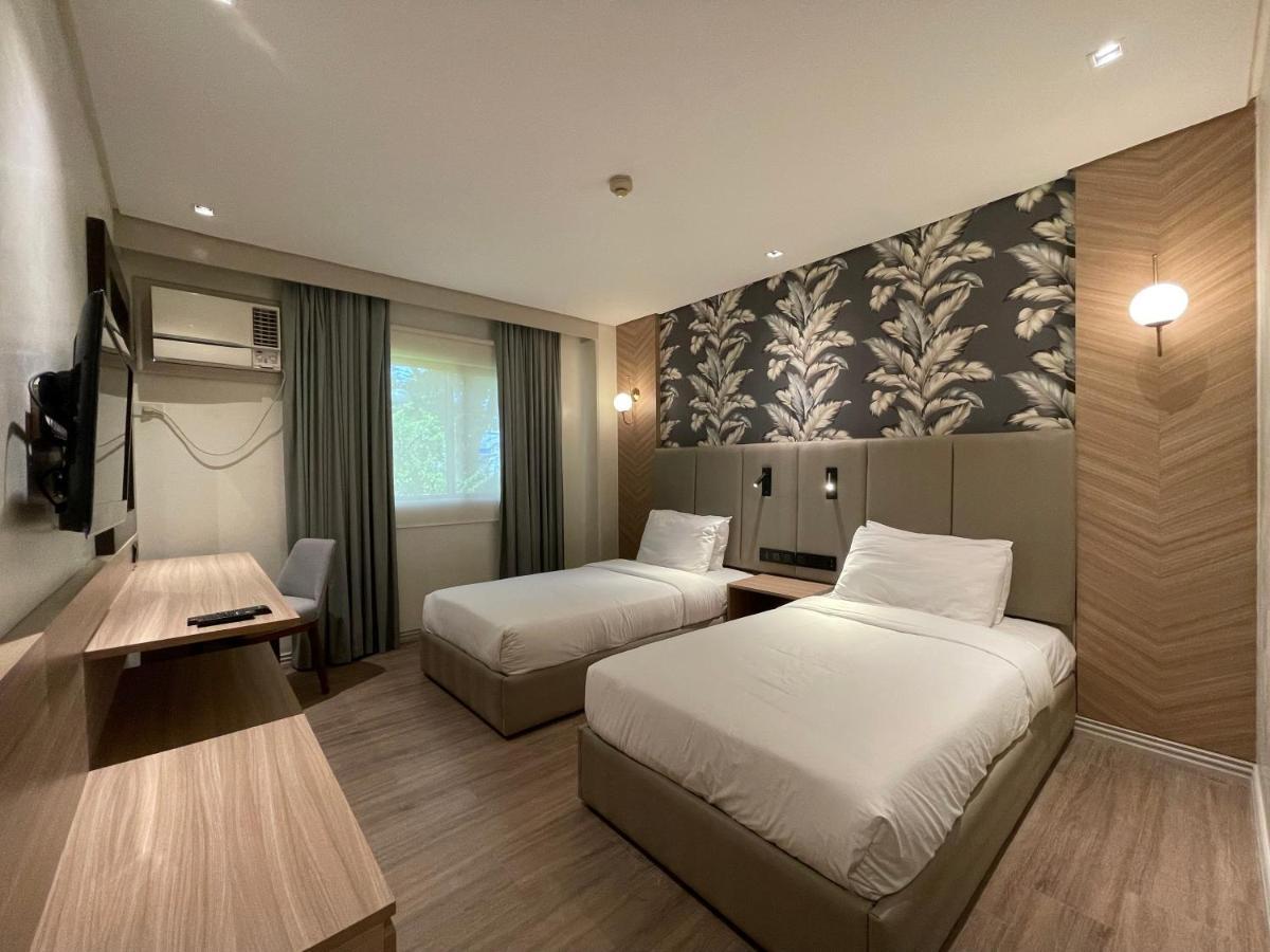 Luisita Central Park Hotel Tarlac City Dış mekan fotoğraf
