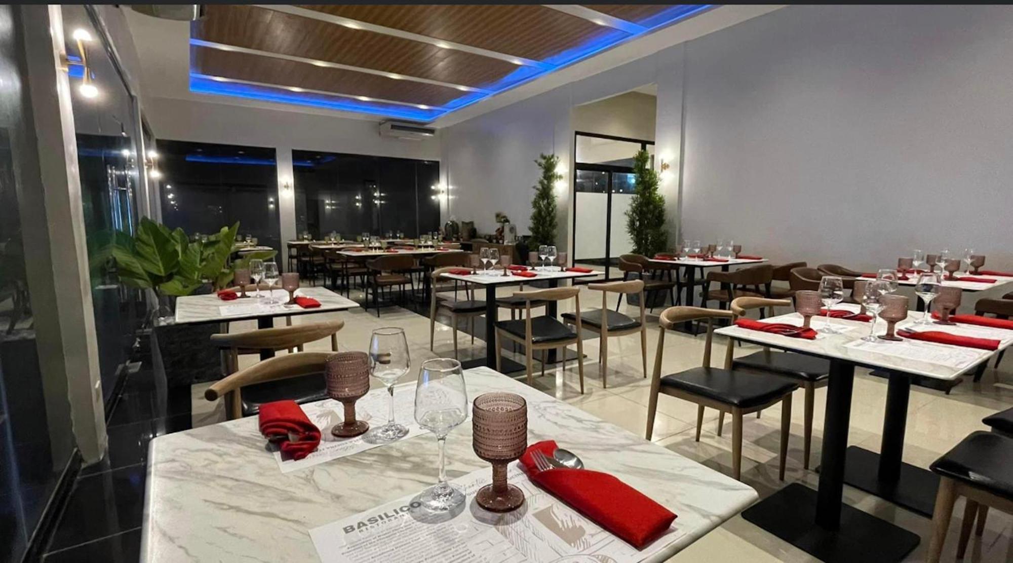 Luisita Central Park Hotel Tarlac City Dış mekan fotoğraf