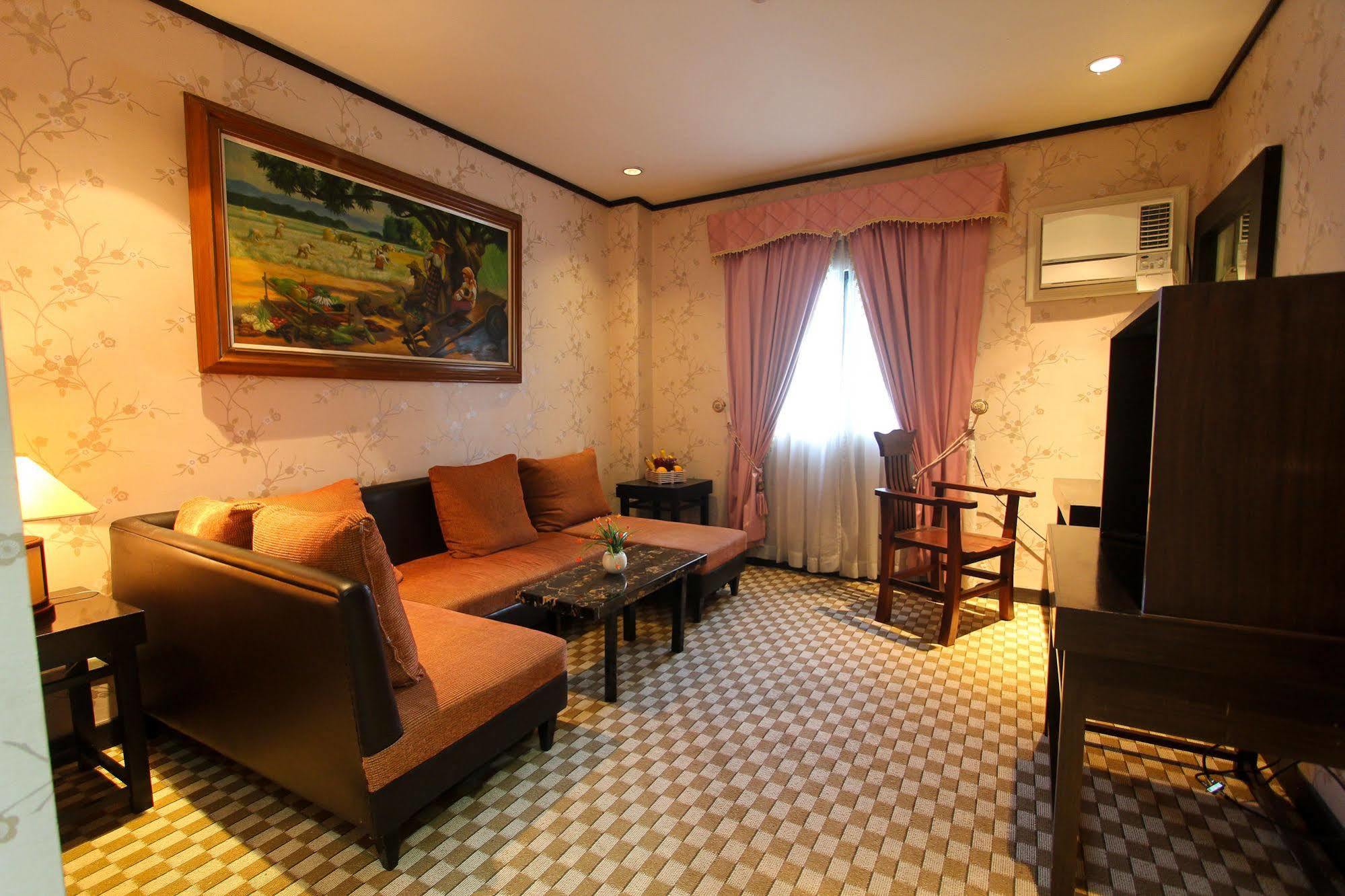 Luisita Central Park Hotel Tarlac City Dış mekan fotoğraf