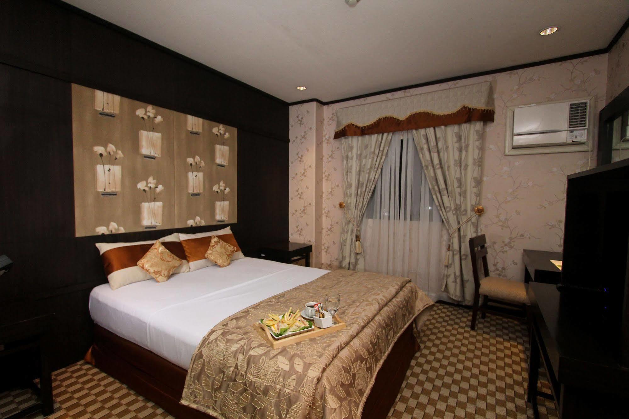 Luisita Central Park Hotel Tarlac City Dış mekan fotoğraf