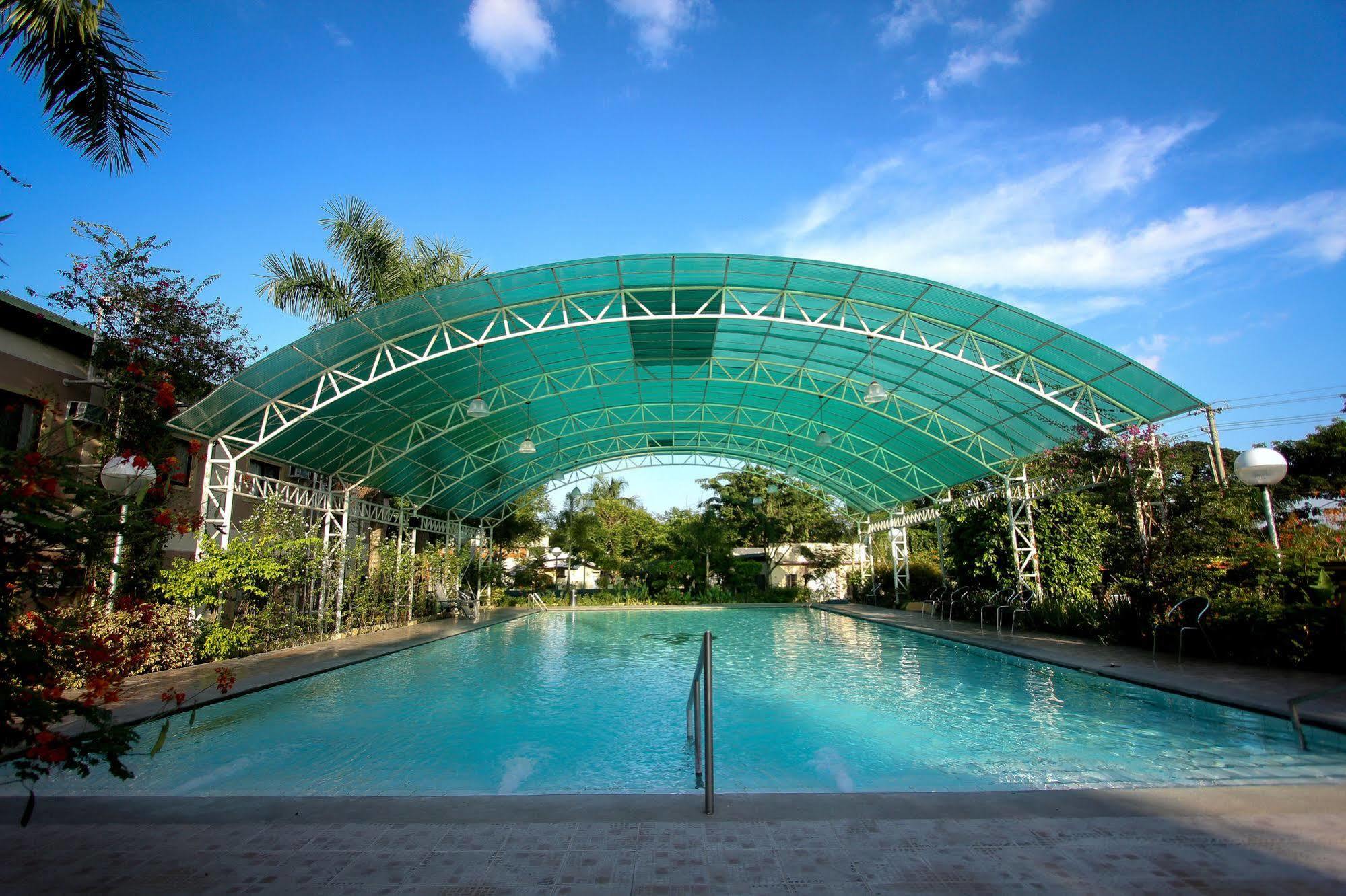 Luisita Central Park Hotel Tarlac City Dış mekan fotoğraf